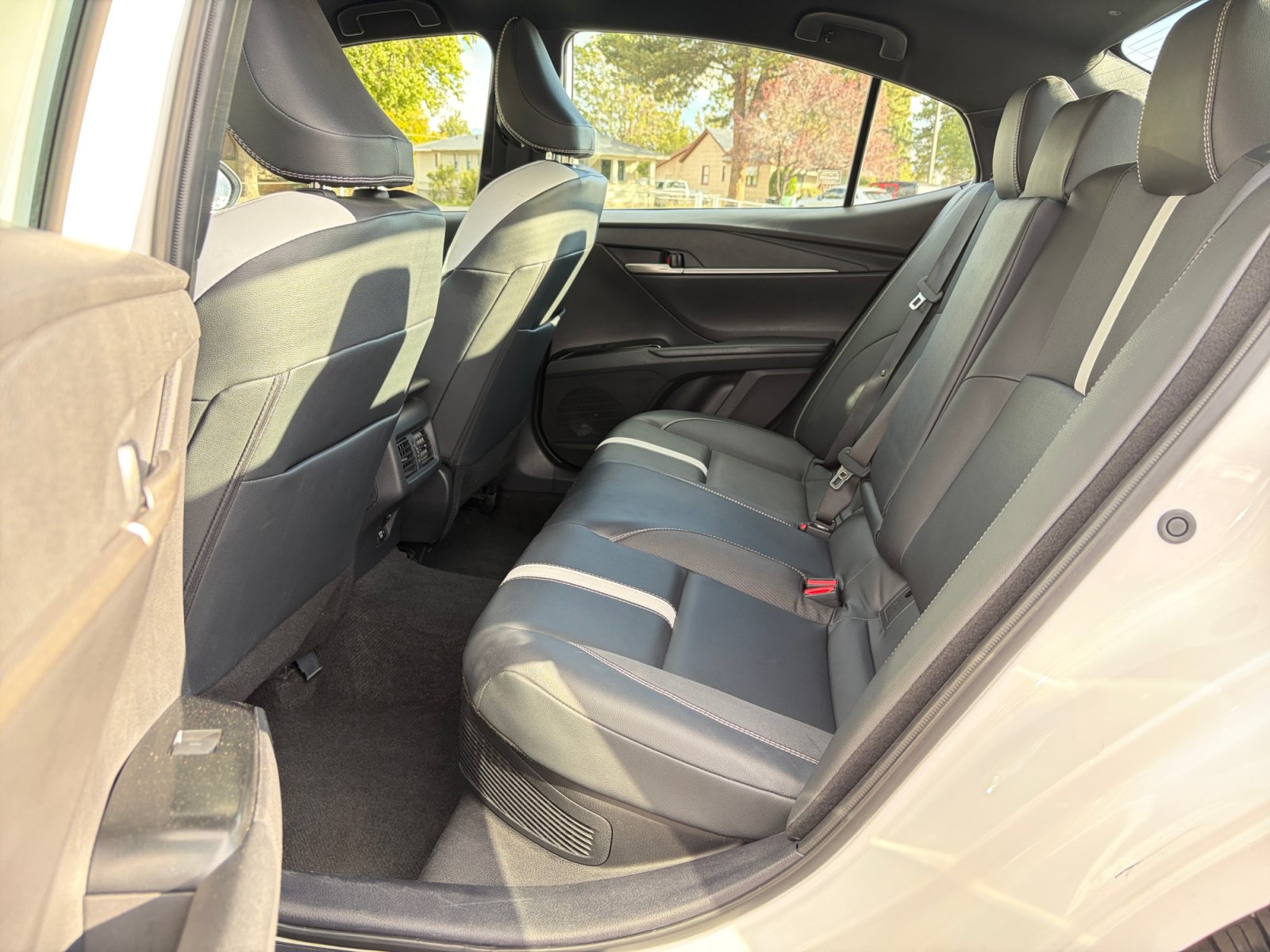 Used 2025 Toyota Camry SE FWD image 24