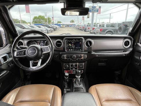Used 2021 Jeep Gladiator Rubicon AWD/4WD image 34