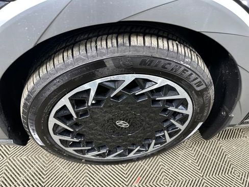 Used 2024 Hyundai Ioniq 5 Limited image 10