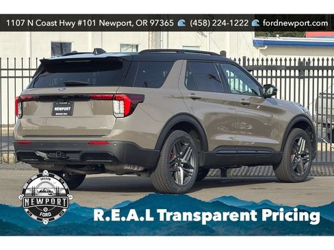 New 2026 Ford Explorer ST-Line w/ ST-Line Street Pack AWD/4WD image 4