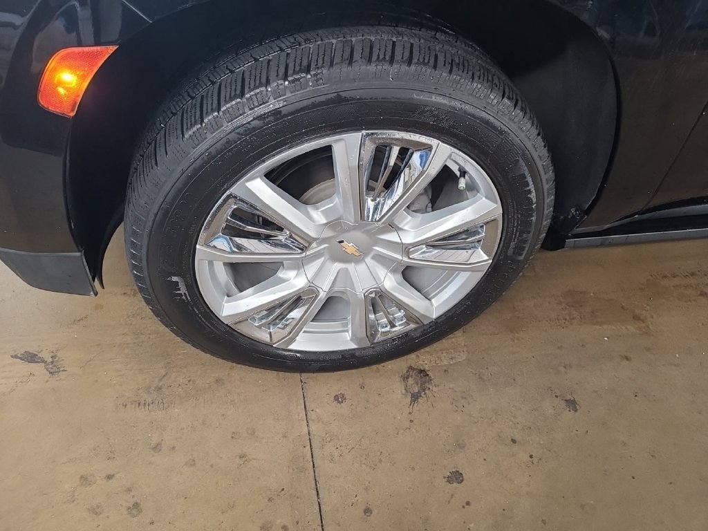 Used 2021 Chevrolet Tahoe High Country w/ Premium Package AWD/4WD image 3