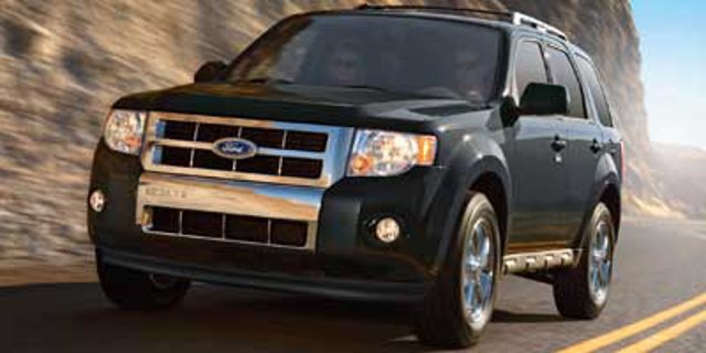 Used 2011 Ford Escape XLT w/ Class II Trailer Tow Pkg FWD image 1