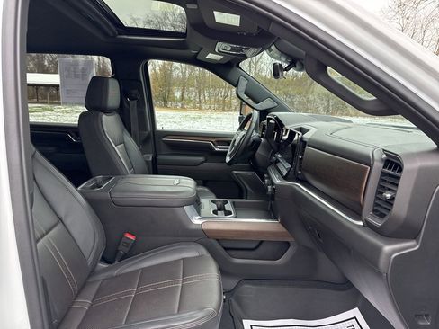 Used 2024 Chevrolet Silverado 3500 High Country w/ High Country Premium Package image 14