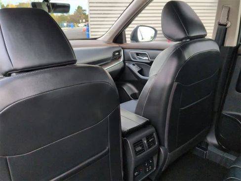 Used 2023 Nissan Rogue Platinum w/ Platinum Premium Package image 19