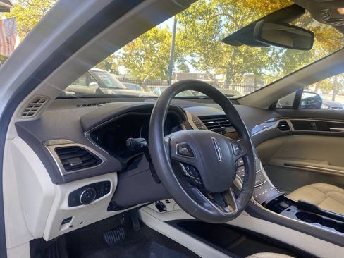 Used 2013 Lincoln MKZ FWD image 17