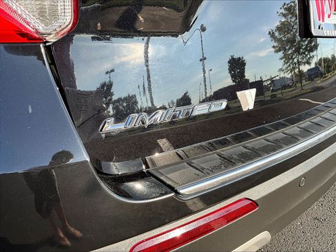 Used 2021 Ford Explorer Limited w/ Equipment Group 301A AWD/4WD image 24
