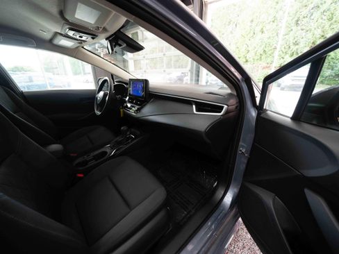Used 2025 Toyota Corolla LE FWD image 25