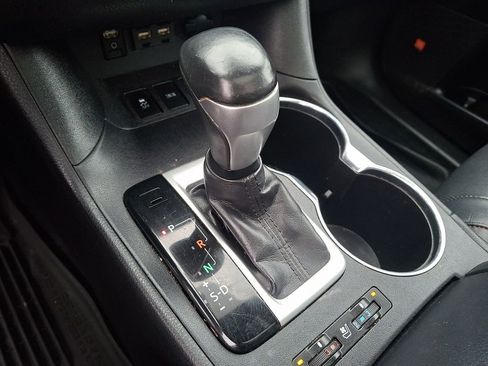 Used 2019 Toyota Highlander Limited Platinum image 18