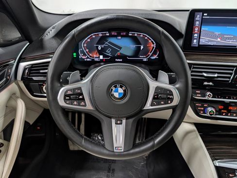 Used 2023 BMW 540i xDrive w/ M Sport Package image 31