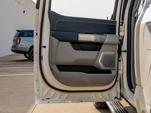 Used 2023 Ford F150 Limited image 39