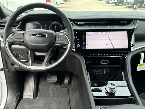 New 2026 Jeep Grand Cherokee Altitude AWD/4WD image 7