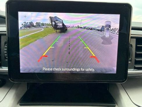 Used 2023 Ford Explorer XLT w/ Equipment Group 202A AWD/4WD image 31