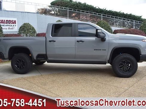 Used 2024 Chevrolet Silverado 2500 ZR2 w/ ZR2 Bison Edition image 11