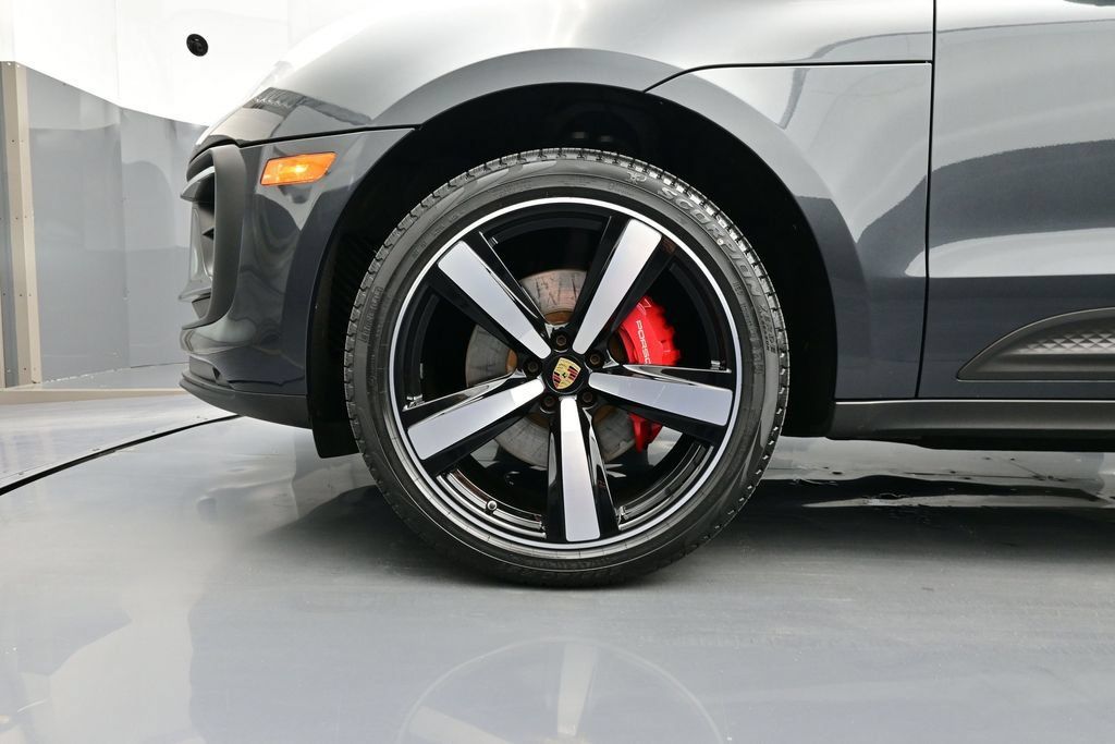 Certified 2023 Porsche Macan S AWD/4WD image 6