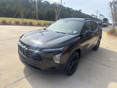 New 2026 Chevrolet Trax LT w/ Midnight Edition image 11