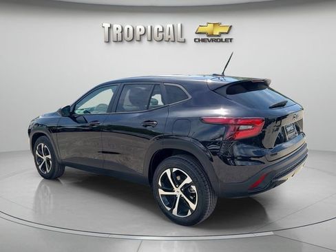 Used 2024 Chevrolet Trax RS w/ Driver Confidence Package FWD image 3