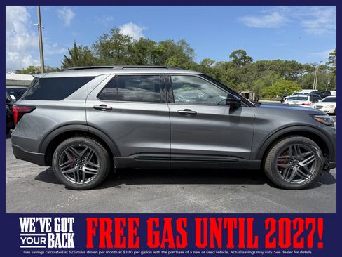 New 2026 Ford Explorer ST-Line w/ ST-Line Street Pack RWD image 3