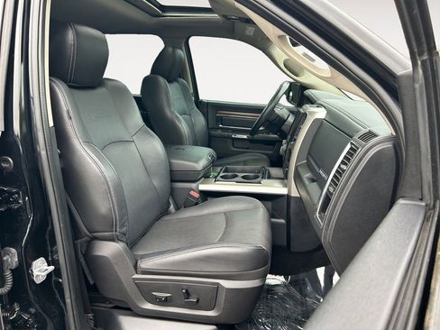 Used 2014 RAM 1500 Laramie w/ Convenience Group AWD/4WD image 24