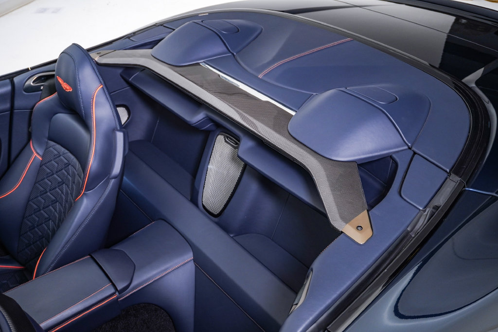 Used 2026 Aston Martin Vanquish Convertible RWD image 25