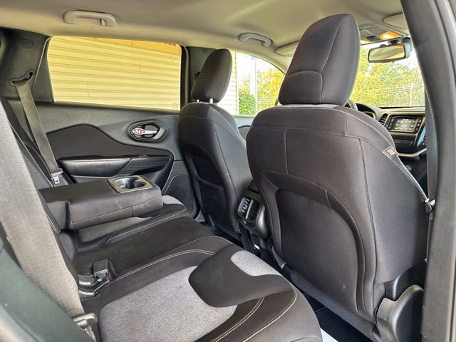 Used 2014 Jeep Cherokee Latitude AWD/4WD image 5