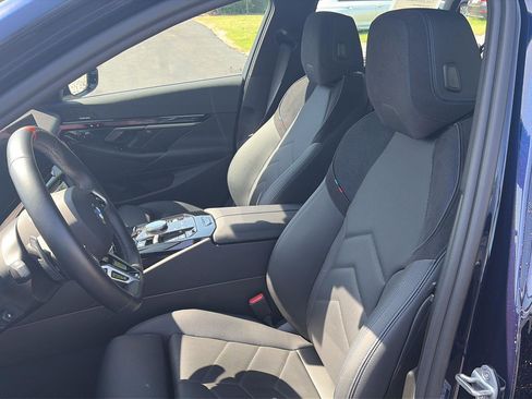 Certified 2024 BMW 540i xDrive w/ Premium Package image 10