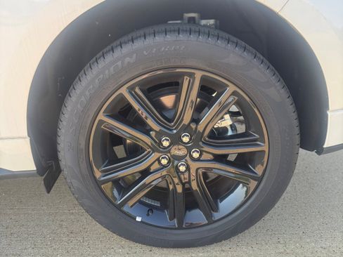 New 2024 Ford Edge ST-Line image 28