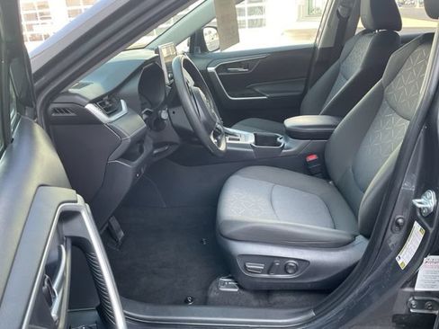 Used 2025 Toyota RAV4 XLE AWD/4WD image 19