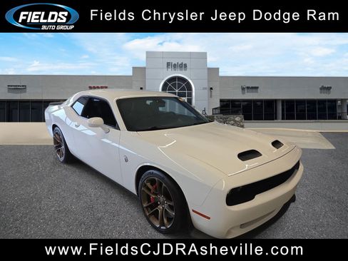 Used 2023 Dodge Challenger SRT Hellcat RWD image 1