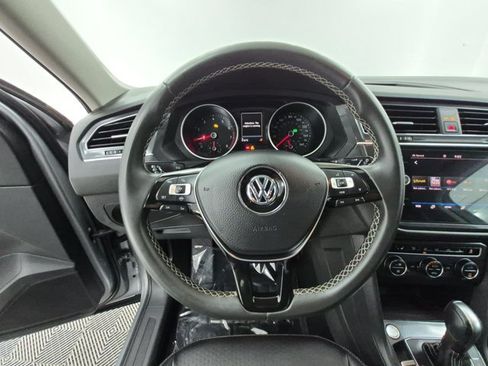 Used 2021 Volkswagen Tiguan SE AWD/4WD image 28