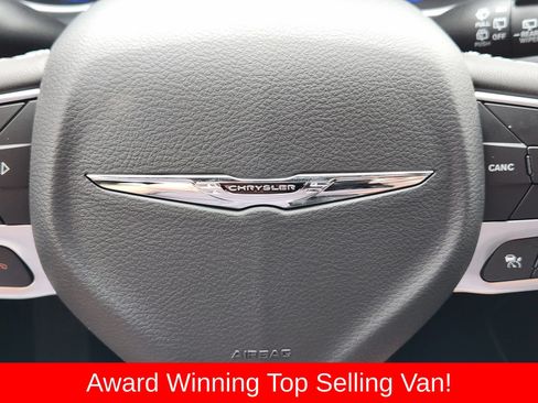 New 2026 Chrysler Pacifica Limited w/ Uconnect Theater Family Group FWD image 37