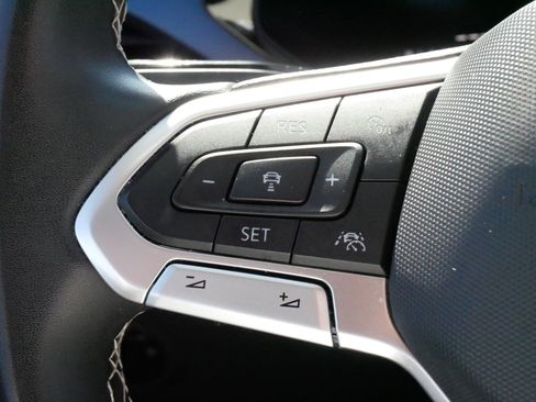 Used 2023 Volkswagen Taos SE w/ Panoramic Sunroof Package image 26