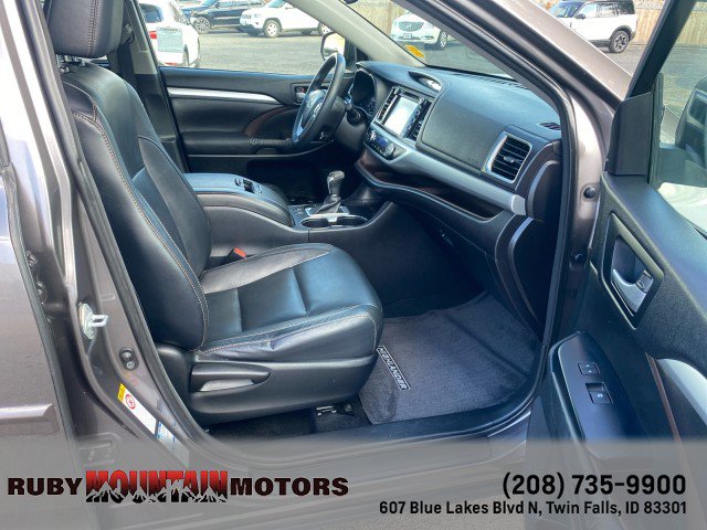 Used 2016 Toyota Highlander XLE w/ Protection Package #3 AWD/4WD image 33