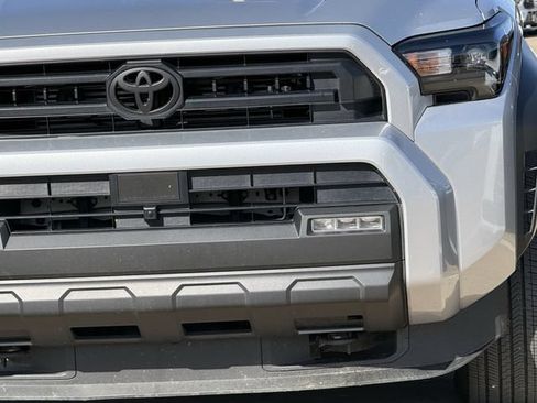 Used 2025 Toyota 4Runner SR5 AWD/4WD image 7