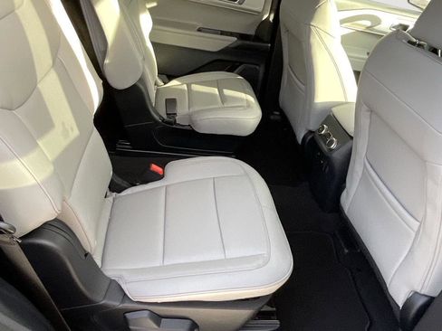 New 2026 Ford Explorer Active w/ Active Comfort Package image 11