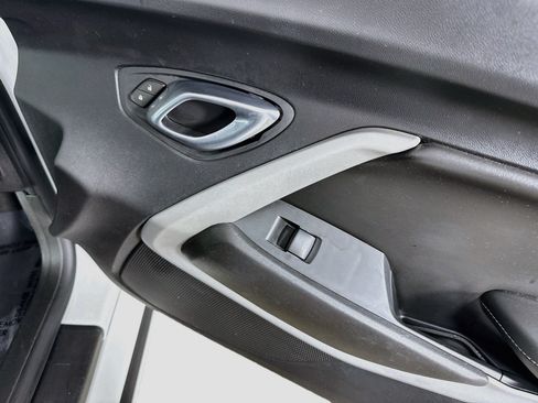 Used 2020 Chevrolet Camaro LT RWD image 29
