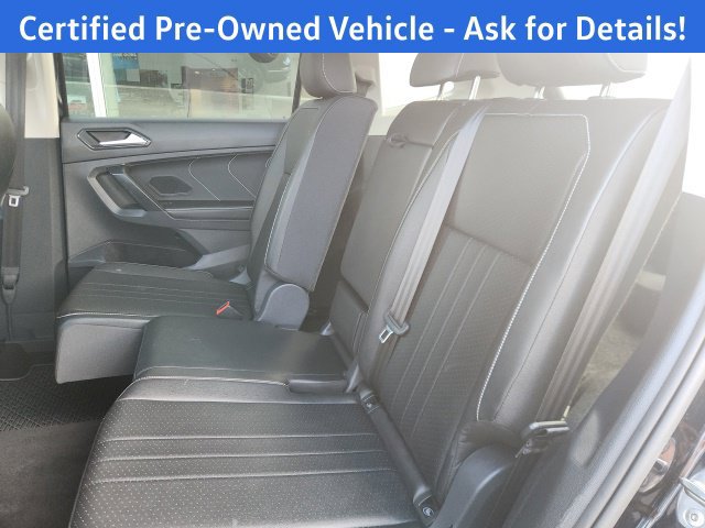 Certified 2022 Volkswagen Tiguan SE w/ Panoramic Sunroof Package AWD/4WD image 17