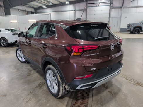 Used 2023 Buick Encore GX Preferred w/ Cold Weather Comfort Package FWD image 4