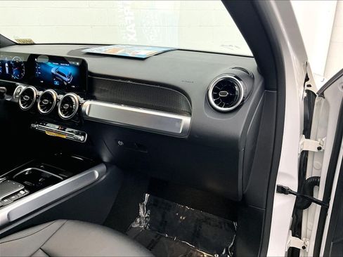 Certified 2022 Mercedes-Benz GLB 250 image 20