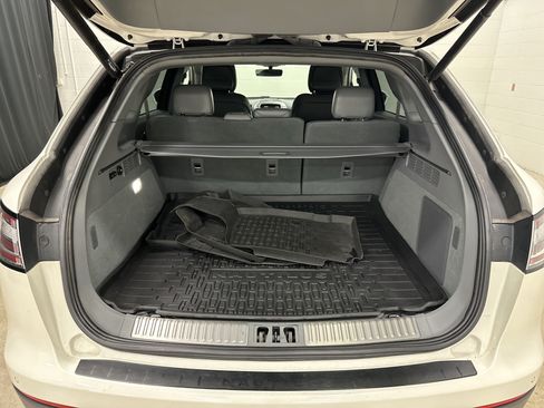 Used 2020 Lincoln Nautilus Reserve w/ Equipment Group 201A AWD/4WD image 32