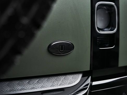 Used 2023 Land Rover Defender 110 X AWD/4WD image 17