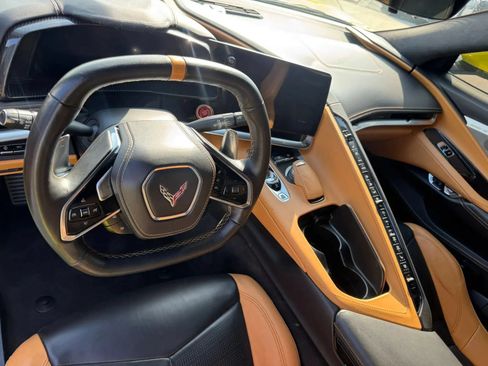 Used 2022 Chevrolet Corvette Stingray Premium Cpe w/ Z51 Performance Package RWD image 9