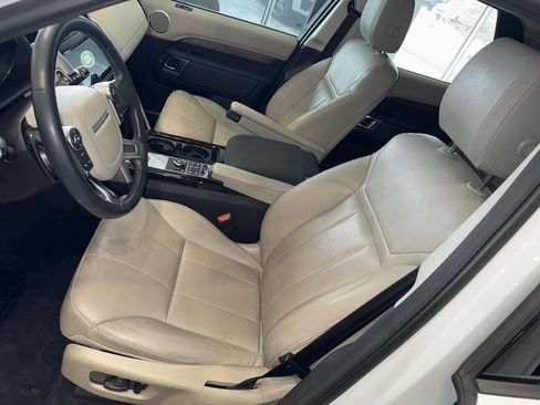 Used 2017 Land Rover Discovery HSE image 31