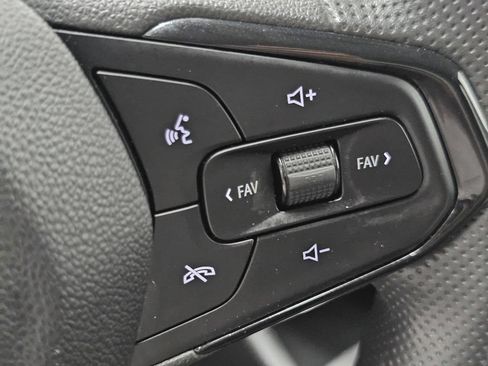 Used 2024 Chevrolet Trax LS w/ LS Convenience Package FWD image 32