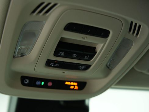 Used 2023 Buick Envision Avenir AWD/4WD image 55