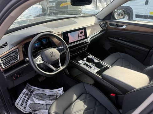 Used 2024 Volkswagen Atlas SE image 10