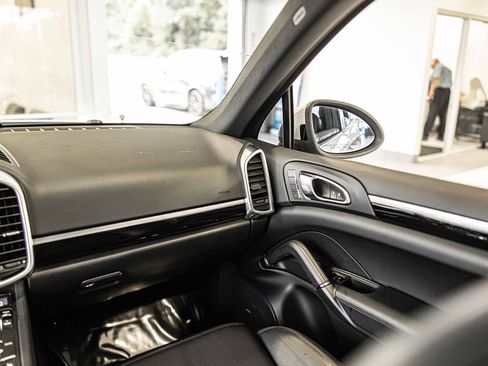 Used 2014 Porsche Cayenne Platinum Edition image 43