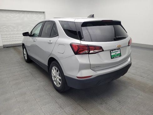 Used 2022 Chevrolet Equinox LS w/ LS Convenience Package FWD image 5