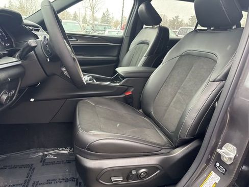 New 2026 Jeep Grand Cherokee L 4WD image 10