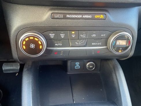 Used 2020 Ford Escape SE image 26