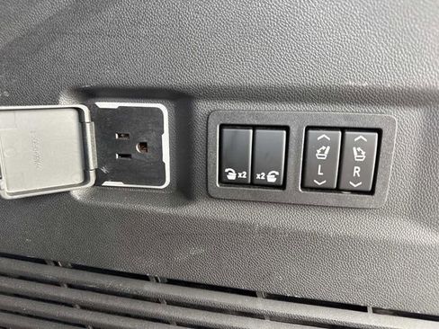 Used 2022 Chevrolet Tahoe RST w/ Luxury Package image 14